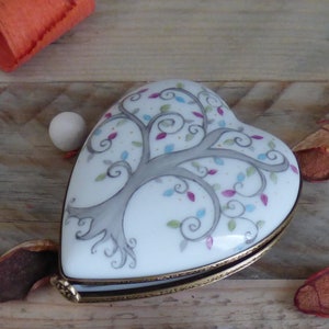 Porcelain heart box Tree of life personalized gift for wedding or engagement image 2
