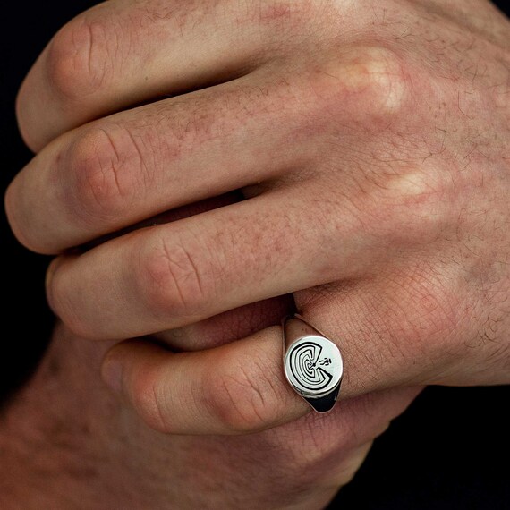Man in the maze ring sale