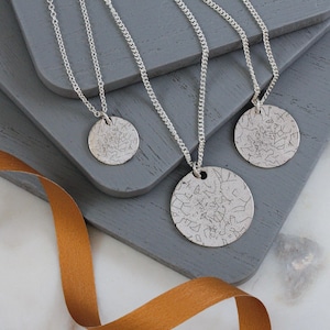 Collana in argento con mappa stellare personalizzata - Ciondolo con mappa stellare Data e luogo personalizzati