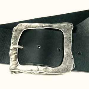 Leather belt with pirates close image 1