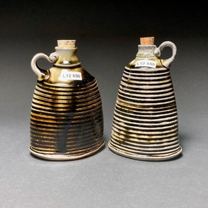 Gerippte Flasche, Handgefertigte Keramik Flasche, Einzigartiges Geschenk