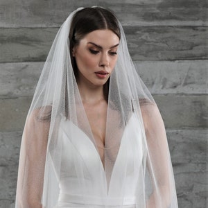 Glitter wedding veil, bridal veil glitter tulle, minimalist veil, plain glitter veil with comb, glitter veil for bride, veil glitter style
