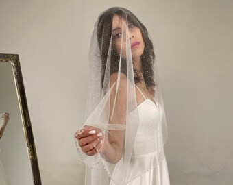 Simple Hair Wedding, Veil Cathedral, Veil Beaded Edge, Groovy Bride Veil, Wedding Cathedral, Personalised Veil, Veil for Bride