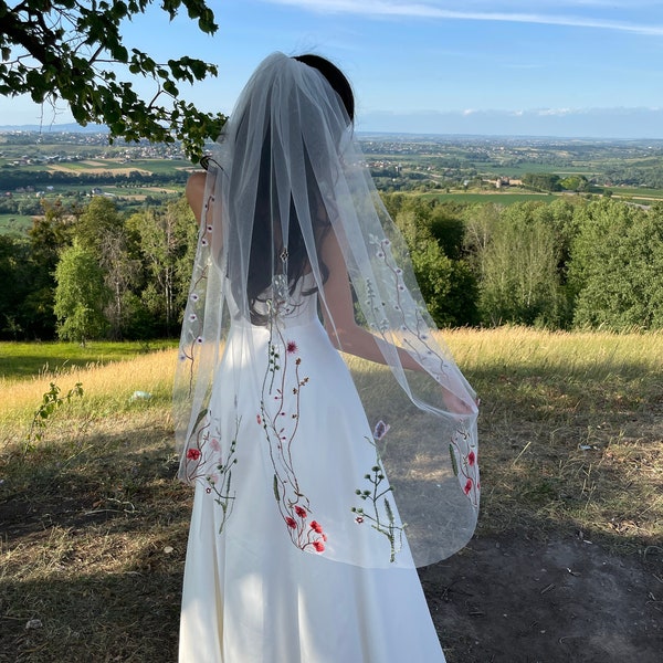Embroidered flower veil, Floral wedding veil, Bridal veil with flowers, Wedding veil lowers, Cathedral fingertip royal veil, Wedding veil
