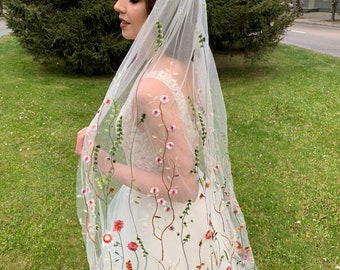 ATHENA | Wedding veil with flowers