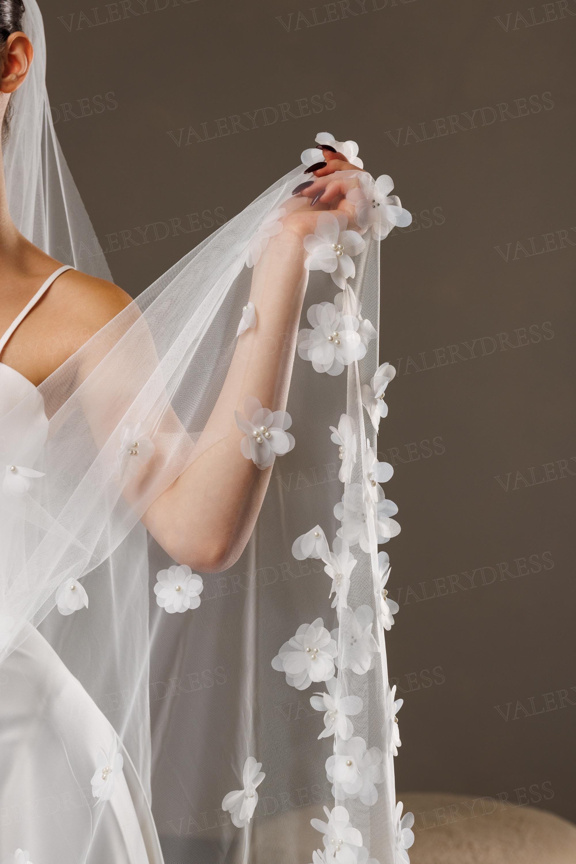 Wedding Veil White Mesh Vail with Pretty Floral Applique. 40” long. NWT Floral Applique Veil - Etsy main image 2