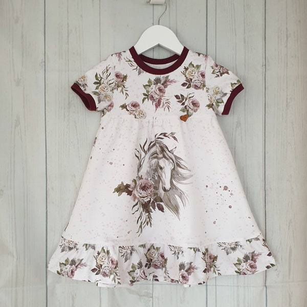 Gr. 104 Kinderkleid - " Pferdeliebe" -