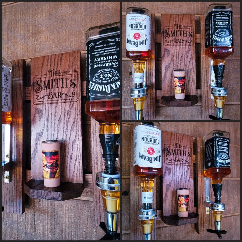 Puede incluir: Un expositor de bar de madera con el texto "The Smith's Bar" y m&uacute;ltiples dispensadores de botellas de licor. Los dispensadores contienen botellas de Jack Daniel's y Jim Beam, con vasos de chupito en peque&ntilde;as estanter&iacute;as.