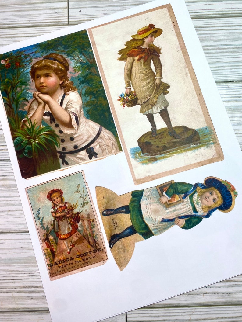 Pu&ograve; includere: Un set di bambole di carta vintage con tre giovani ragazze vestite con abiti d'epoca vittoriana. Le bambole sono stampate su carta spessa e hanno dettagli intricati, tra cui bordi in pizzo, fiocchi e motivi floreali. Le bambole di carta sono pronte per essere ritagliate e giocate.
