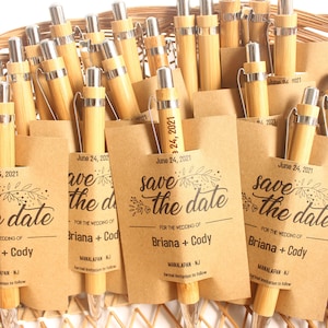 Gepersonaliseerde gegraveerde bamboe balpennen met kaarten, save the date, eco-vriendelijke geschenken, huwelijksgeschenken voor gasten, relatiegeschenken