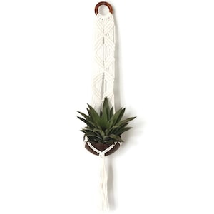 Macrame Plant hanger - Hanging planter - Macrame plant hanger - Plant hanger macrame - Macrame wall hanging - Boho decor - Wall decor