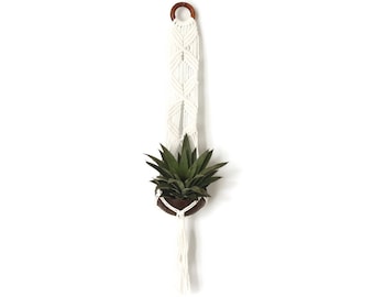 Macrame Plant hanger - Hanging planter - Macrame plant hanger - Plant hanger macrame - Macrame wall hanging - Boho decor - Wall decor