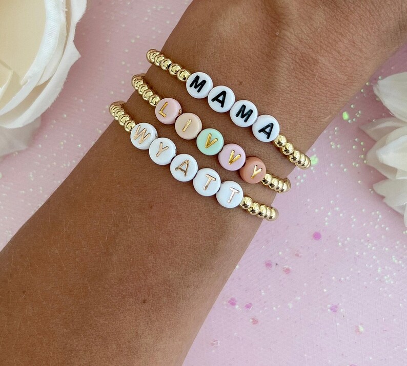 Personalized Gold Bracelet Custom Name Design Handmade Jewelry Collection Special Gift Idea Acrylic Letter Beads Stretch Band Comfortable Fit Adjustable Size Perfect Mom Present Birthday Gift Celebration Accessory Elegant Wrist Wear Daily