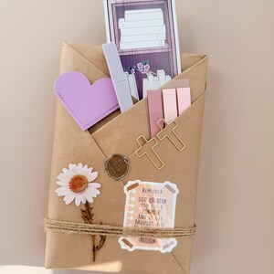 Woman Faith Gift Christian Blessing Box Devotional Surprise Package Prayer Journal Set Bible Study Collection Spiritual Encouragement Items Heart Charm Accessory Religious Present Idea Special Occasion Gift Meaningful Faith Journey