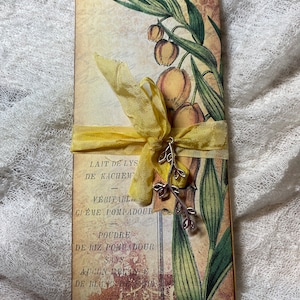 Floral ephemera folio, junk journal pack, floating pocket, journal insert, vintage ephemera, gift for her, letterbox gift