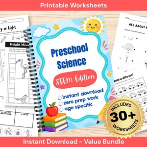 Könnte beinhalten: Ein spiralgebundenes Arbeitsheft-Cover für Preschool Science STEM Edition mit einer lächelnden Sonne, einem Bücherstapel mit Apfel und einem goldenen Siegel mit der Aufschrift Includes 30+ Worksheets. Um das Cover liegen verschiedene schwarz-weiße Arbeitsblätter.