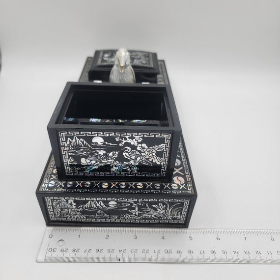 Vintage Mechanical Cigarette Dispenser With Prism Foil