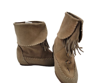 Vintage Suede fringe moccasin boots size 7.5