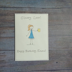 Tarjeta de cumpleaños personalizable para mujeres, tarjeta de amor con cerveza, tarjeta de chicas con clase para ella, para amigos, colegas, hermana, mejor amiga, prima