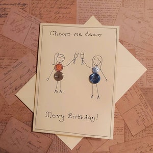 Tarjeta de cumpleaños para damas Prosecco / Champagne para ella: para amigas, hermanas, primas, tías, dibujada a mano con detalles de botones reales.