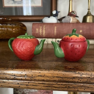 Vintage Miniature Strawberry Ceramic Teapots Tiny Trinket Shelf Teapot Set