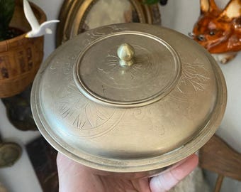 Piatto antico coreano in bronzo con coperchio, ciotola rotonda in ottone con coperchio martellato a mano