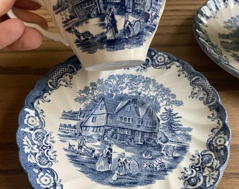 Taza y platillo individuales de loza azul y blanca de Staffordshire Heritage Hall, estilo vintage.