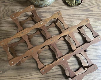 Portabottiglie vintage in legno a fisarmonica, metà secolo, con capacità di 8 bottiglie, pieghevole.