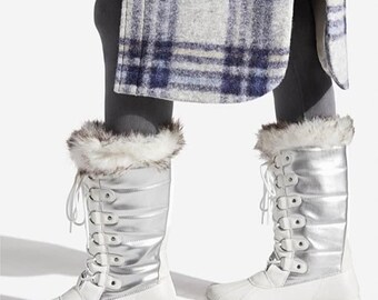 Y2K New Womens Silver Christene Faux Fur-Cuff Lace-Up boots - size 5.5  Oldstock