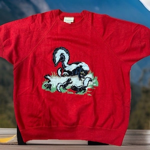 Sweat-shirt St Johns Bay de l&#39;an 2000 pour homme, 2XL, mouffettes rouges puantes brodées, fabriqué aux États-Unis