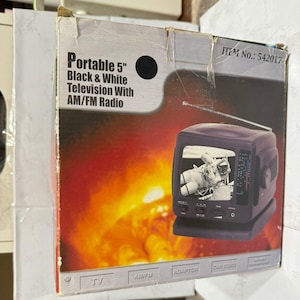 Vintage Portable 5 Black & White Television Am/FM Radio