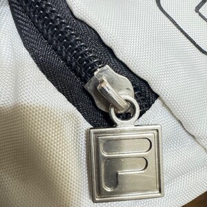 VTG jaren 80 Fila witte nylon heuptas heuptasje crossbody logo wit zwart bandje afbeelding 2