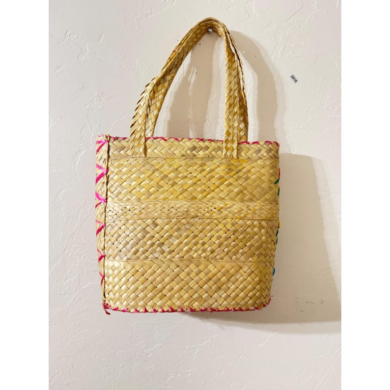 Vintage Bahamas Woven Straw Tote Bag Floral Embroidered Beach Handbag ...