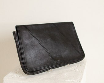 Vintage black leather clutch (2038)