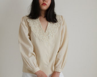 Vintage cream cotton blend lace collar pleated blouse // L (2082)