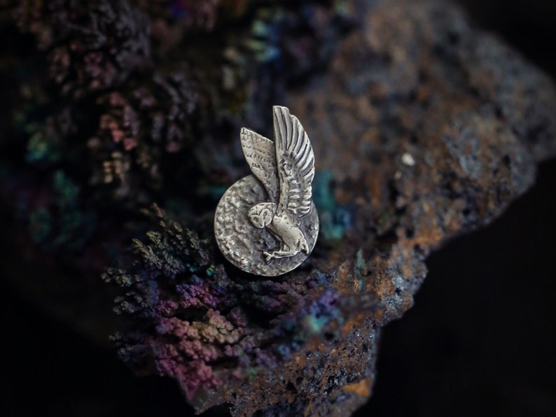 Gufo notturno con mini spilla lunare in argento sterling, spilla per il petto del gufo, spilla uccello della foresta, clip con chiusura d'argento, distintivo di fissaggio, ciondolo per gufo edvige immagine 5