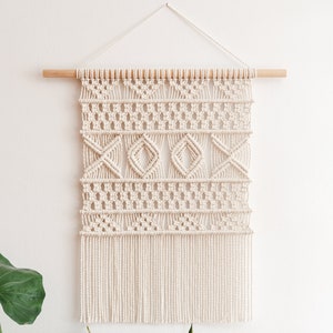 Macrame PATTERN - Written PDF and Knot Guide, Diy macrame wall hanging, Digital download, How to tutorial