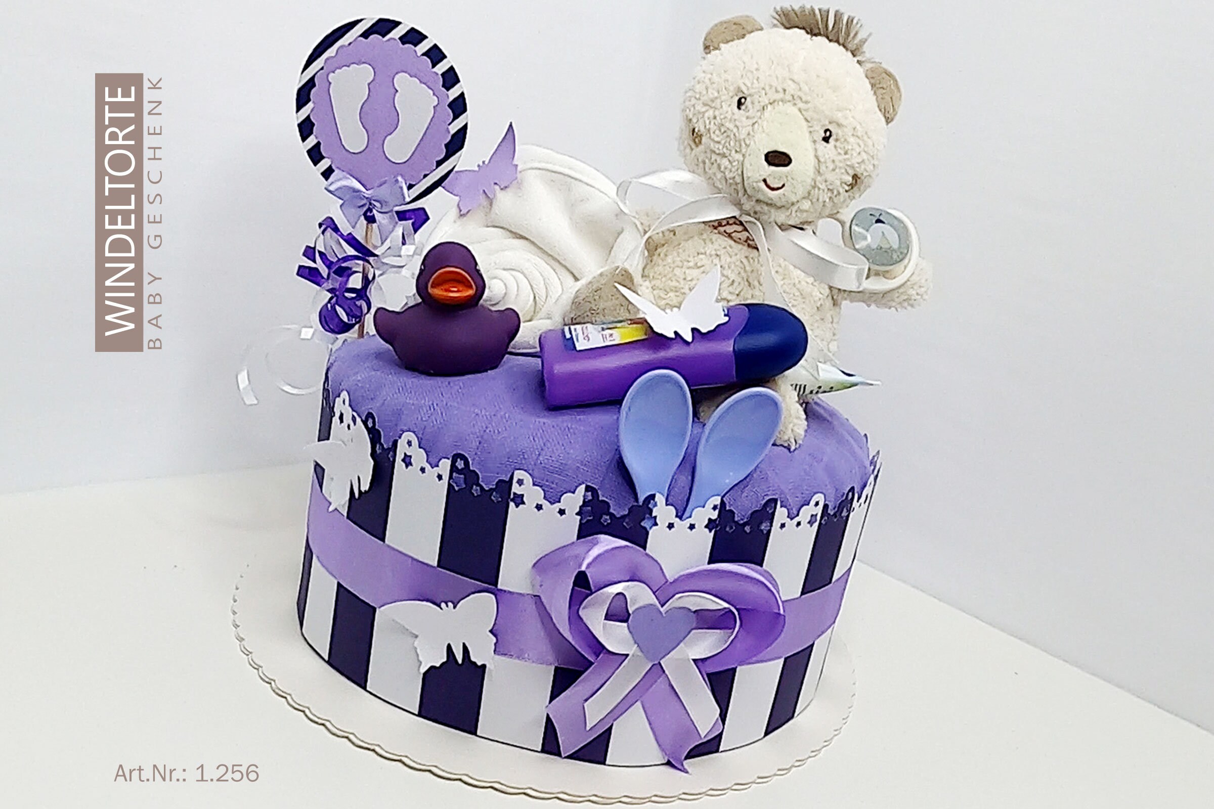 Windeltorte neutral | DIY Windelgeschenk 1.256 in violett-weiß mit Kuscheltier-Spieluhr Bär | Tolles Babygeschenk zur Geburt Taufe Babyparty