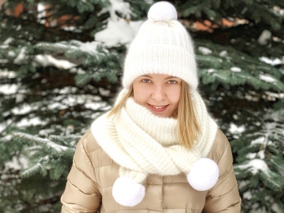 Barbaras Brown Warm Winter Natural Fur Pom Pom Beanie Hat