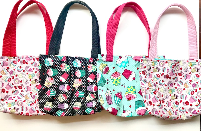 Mini Reversible Tote Cupcakes