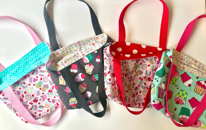 Mini Reversible Tote Cupcakes
