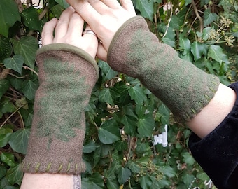 Warm wrist warmers with fern print, reduced