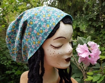 Lightweight reversible slouch hat