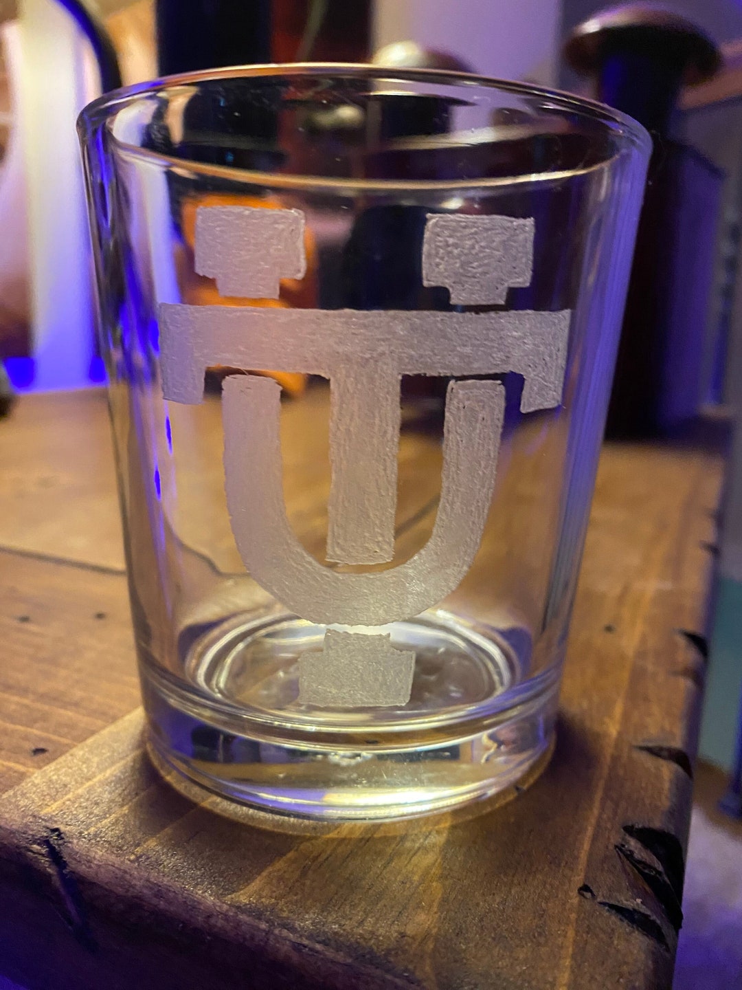 Interlocking ut Logo Hand Etched on Whiskey Glass Etsy