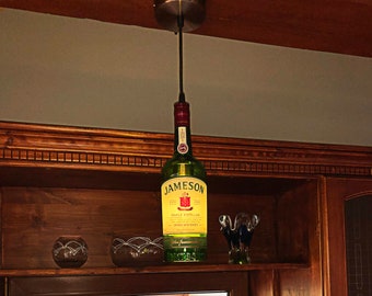 Lampe à suspension bouteille Jameson faite main : déco de bar rustique