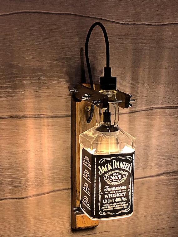 JACK DANIELS Lampada da parete bottiglia di whisky Lampada arredamento  cucina Lampada arredamento bar Lampada bottiglia di liquore Lampada  bottiglia di alcol Lampada da camera da letto -  Italia