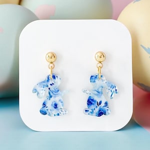 Pendientes de conejito mini de toile francés: pendientes de Pascua estilo chinoiserie, pendientes de conejito de Pascua con flores azules, pendientes de conejito pequeño