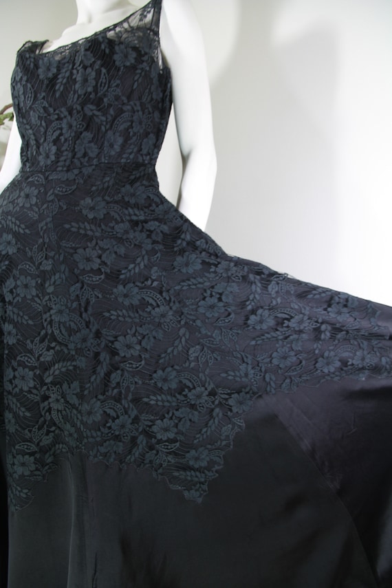 VINTAGE EVENING GOWN