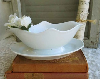 jolie vieille saucière saucière, HUTSCHENREUTHER ; belle vieille saucière blanche; vintage allemand, brocante, vaisselle, portion