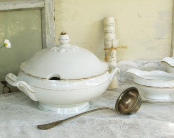 Grande soupière ancienne avec bord doré, Mitterteich ; grande soupière ancienne avec bord doré, ALLEMAGNE ; Brocante vintage allemande, style cottage, cuisine de maison de campagne